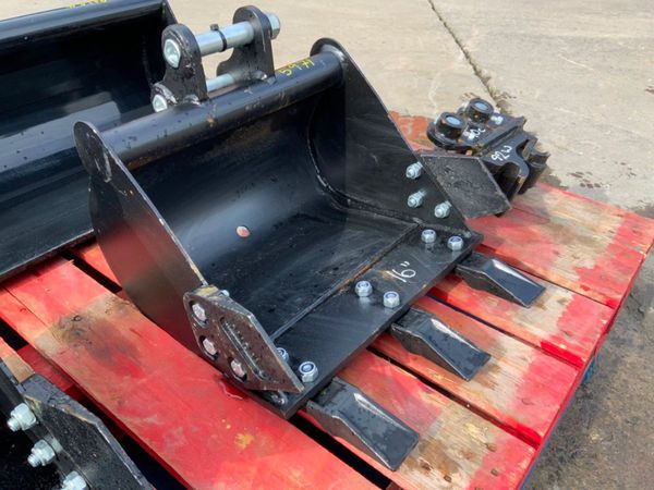 MICRO DIGGER BUCKETS & Q/HITCH.....25mm PINS. 368303944
