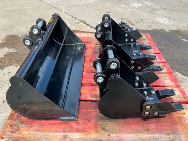 MICRO DIGGER BUCKETS & Q/HITCH.....25mm PINS. 368303946