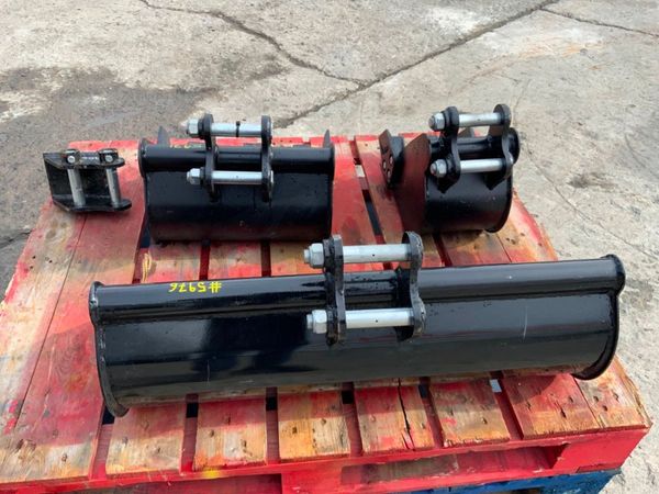 MICRO DIGGER BUCKETS & Q/HITCH.....25mm PINS. 368303948