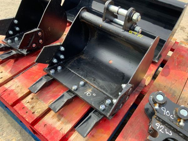 MICRO DIGGER BUCKETS & Q/HITCH.....25mm PINS. 368303954