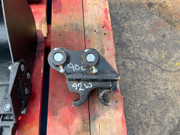 MICRO DIGGER BUCKETS & Q/HITCH.....25mm PINS. 368303952