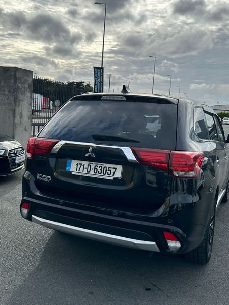 Mitsubishi Outlander hybrid 368317845