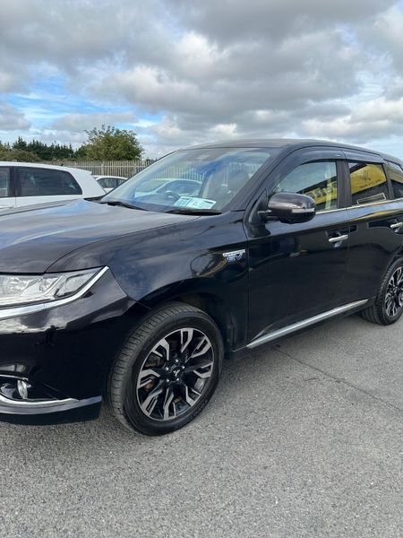 Mitsubishi Outlander hybrid 368317885