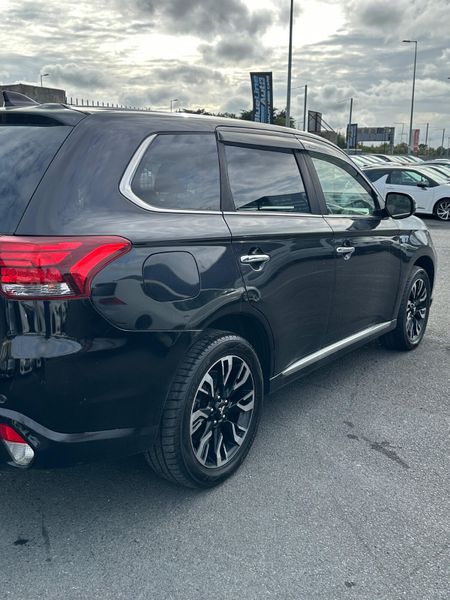 Mitsubishi Outlander hybrid 368317889