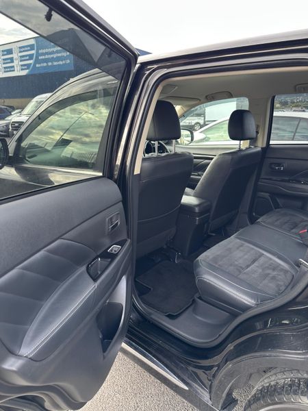 Mitsubishi Outlander hybrid 368317891