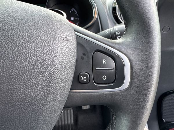 Renault Clio 2018  Dynamique Nav Low Mileage 368324191