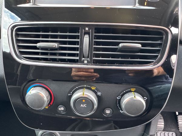 Renault Clio 2018  Dynamique Nav Low Mileage 368324425