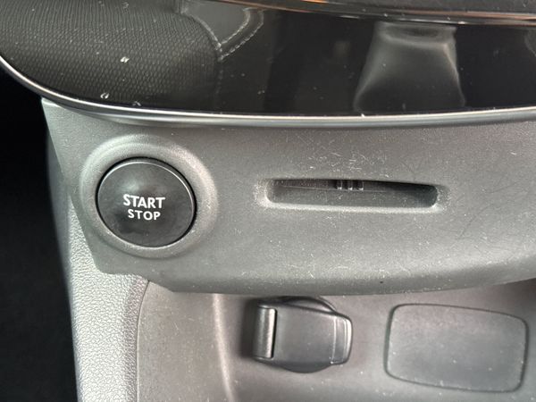 Renault Clio 2018  Dynamique Nav Low Mileage 368324501