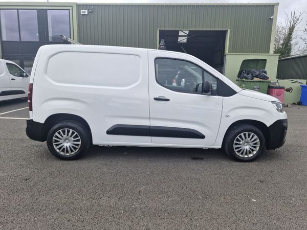 Citroen Berlingo 2022 368320017