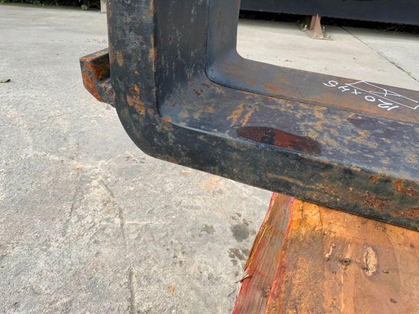 UNUSED 72" x 20" CARRIAGE SLIDING FORKS...4561. 368320257