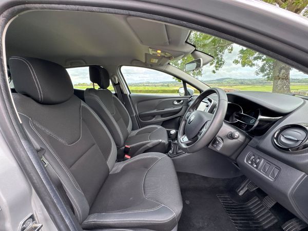 Renault Clio 2018  Dynamique Nav Low Mileage 368323921