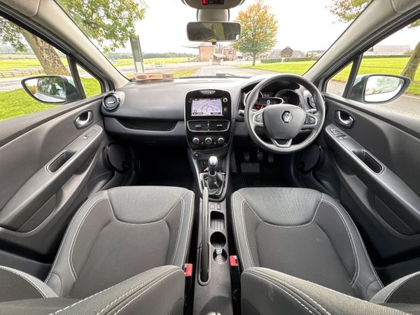 Renault Clio 2018  Dynamique Nav Low Mileage 368323953
