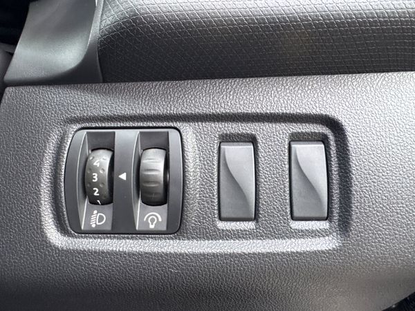 Renault Clio 2018  Dynamique Nav Low Mileage 368323997