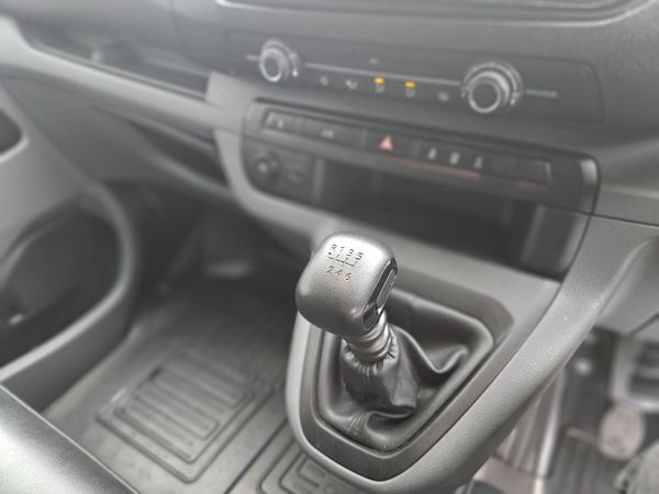 TOYOTA PROACE 1.5 // NO VAT // GREAT SPEC 368354635