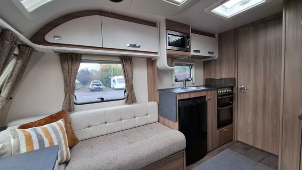 Swift Sprite Major 4 EB island bed caravan 368352550