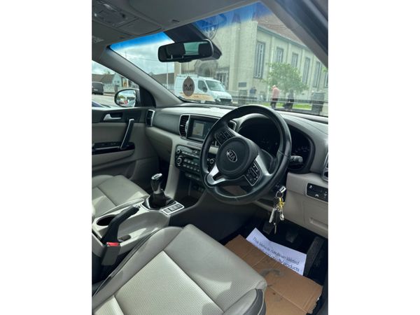 Kia Sportage VERY LOW MILEAGE PLATINUM SAM 5DR 368382358