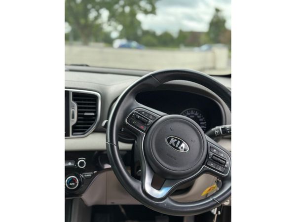 Kia Sportage VERY LOW MILEAGE PLATINUM SAM 5DR 368382364