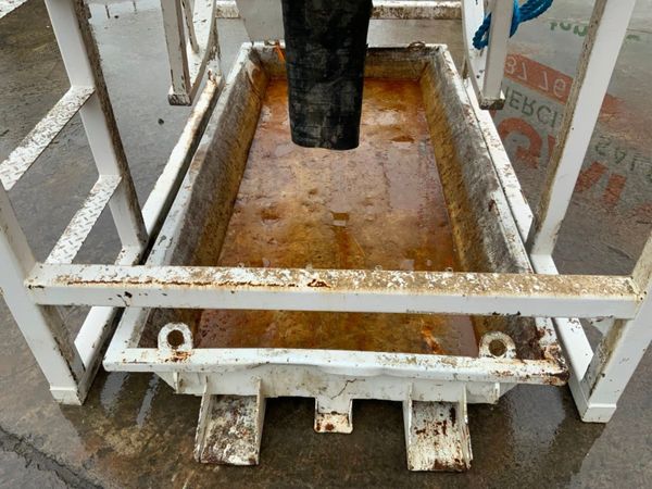 CONQUIP CONCRETE SKIP & WASHOUT STAND....026 368383570