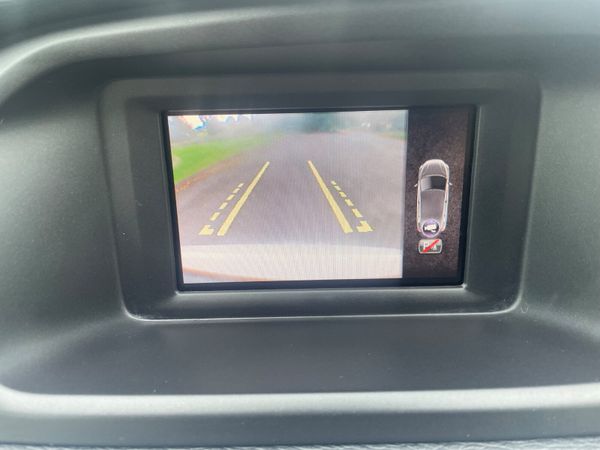 Volvo V40 2018, white , black leather 368397927