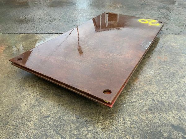 ASSORTED TRENCH COVER / ROAD PLATES....4324. 368410030