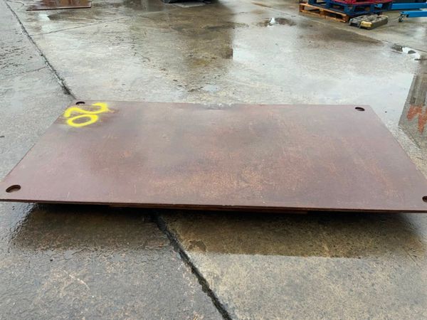 ASSORTED TRENCH COVER / ROAD PLATES....4324. 368410033