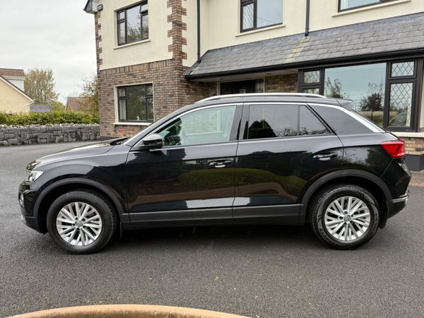 Immaculate low km 201 Volkswagen T-Roc! 368432185