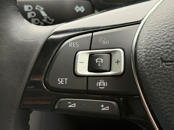 Immaculate low km 201 Volkswagen T-Roc! 368432207