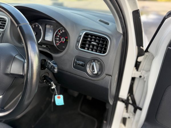 Volkswagen Polo 2014 1.2 PETROL LOW MILLAGE 368446001