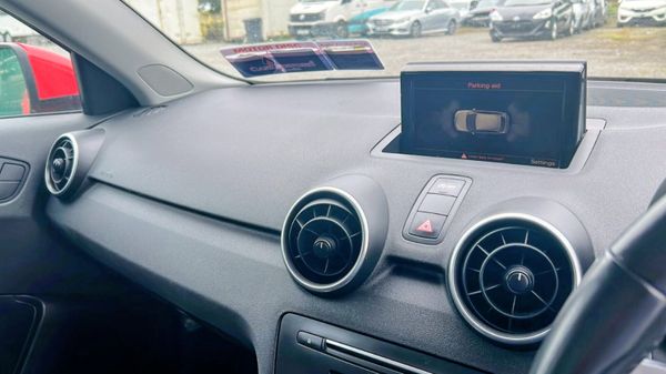 Audi A1 2016 368449289