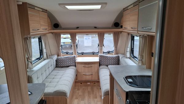 Coachman Vision fixed bed caravan 368441158