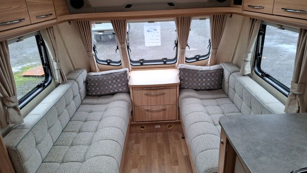 Coachman Vision fixed bed caravan 368441177