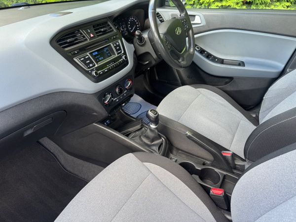 Hyundai i20 2018 DELUXE 5DR FSH , NEW NCT 368441404