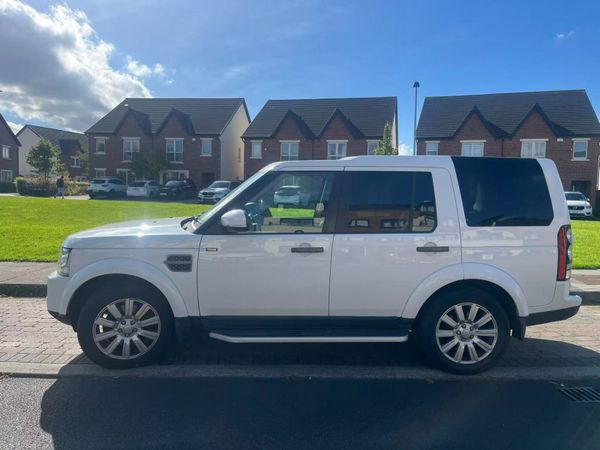 Land Rover Discovery 2016 368458146