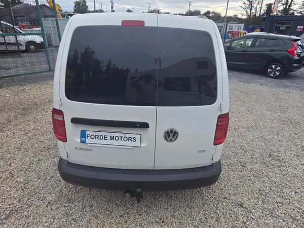 Volkswagen Caddy 2016 368464153