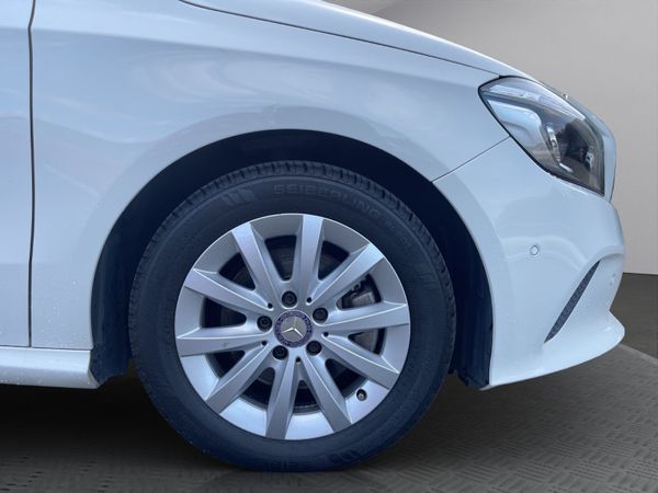 2016 MERC A180 (S108) 368463854