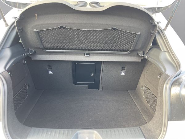 2016 MERC A180 (S108) 368463855