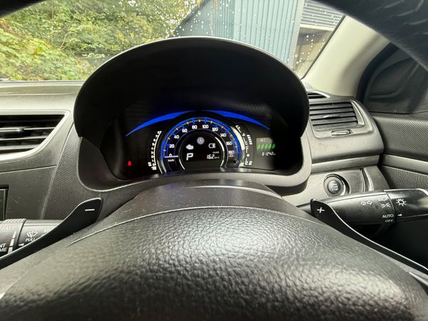 2015(152) SUZUKI SWIFT (ECO HYBRID) 368472593