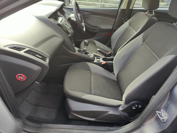 Ford Focus 2012 368495186
