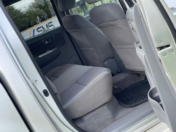 2011 Toyota Hilux 2.5D4D Spotless***** 368535647