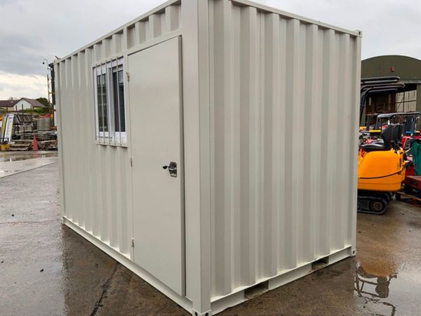 12 x 8  STORAGE SHIIPING CONTAINER...7442. 368589764