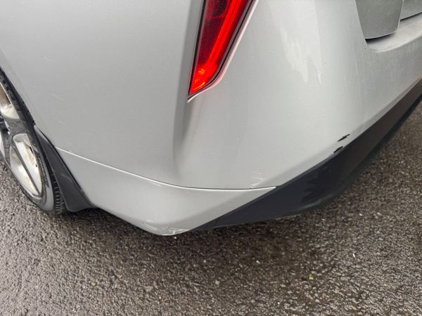 Prius 1.8 Hybrid Luxury ***NEEDS BODY REPAIR *** 368590304