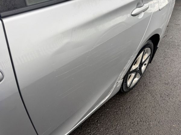 Prius 1.8 Hybrid Luxury ***NEEDS BODY REPAIR *** 368590303
