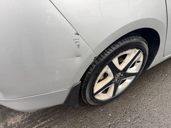 Prius 1.8 Hybrid Luxury ***NEEDS BODY REPAIR *** 368590335