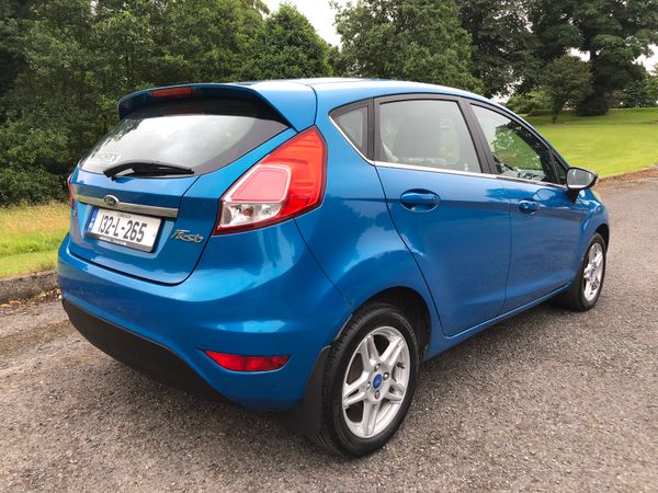 Ford Fiesta 2013 368615563