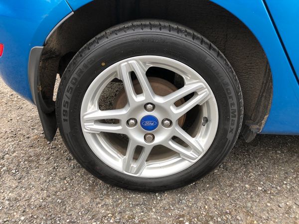 Ford Fiesta 2013 368615574