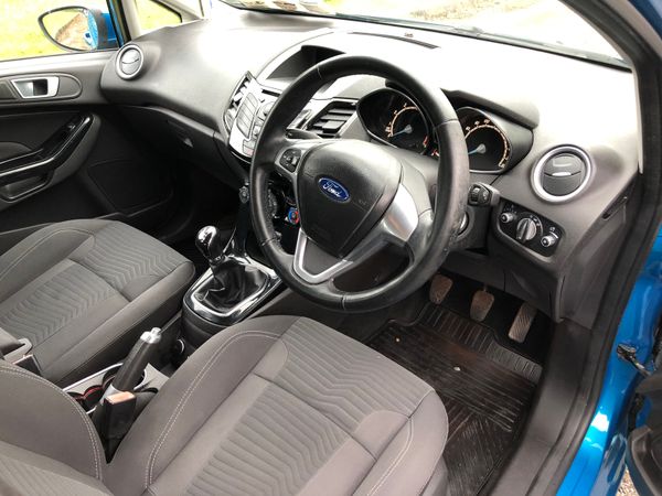Ford Fiesta 2013 368615575