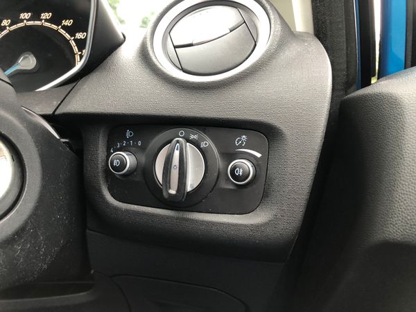 Ford Fiesta 2013 368615578