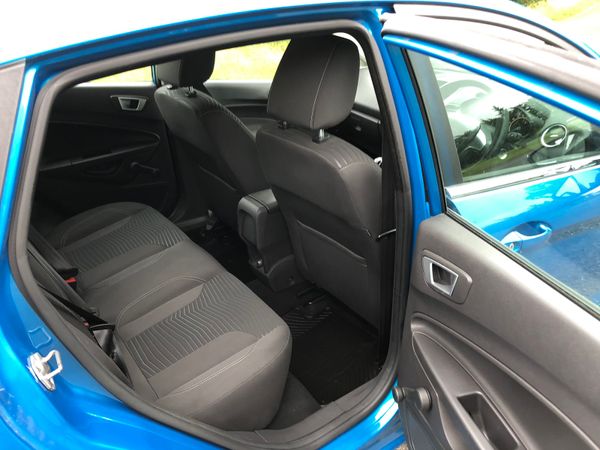 Ford Fiesta 2013 368615573