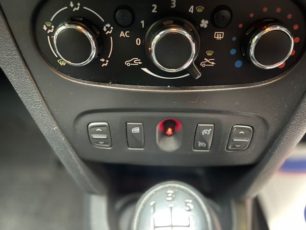 14 Dacia Sandero 1.1 NCT 05/26 /TAX 12/25 368630153