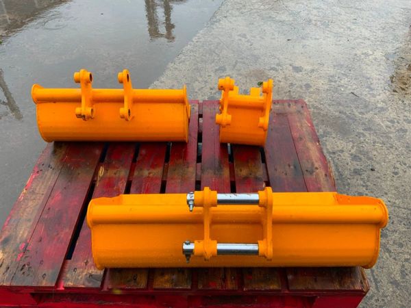 1.5 TONNE MINI DIGGER BUCKET SET....UNUSED. 368659824